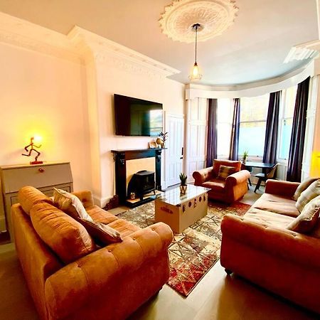 פאיסליי Anchored Homely Apartment In Historic Centre מראה חיצוני תמונה