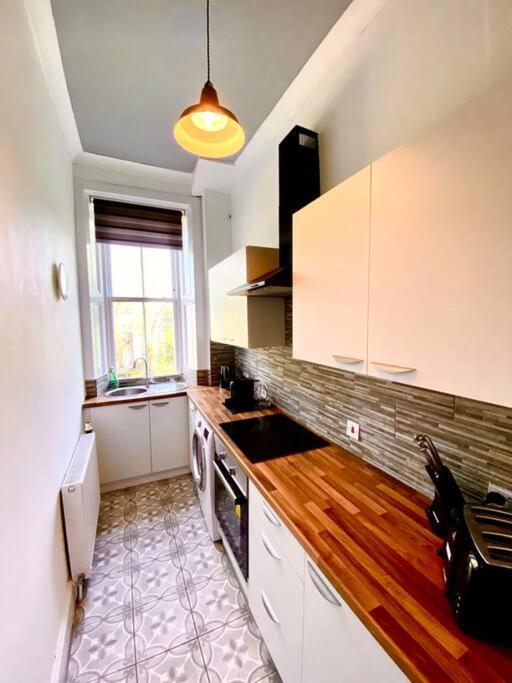 פאיסליי Anchored Homely Apartment In Historic Centre מראה חיצוני תמונה