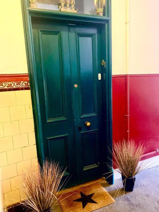 פאיסליי Anchored Homely Apartment In Historic Centre מראה חיצוני תמונה