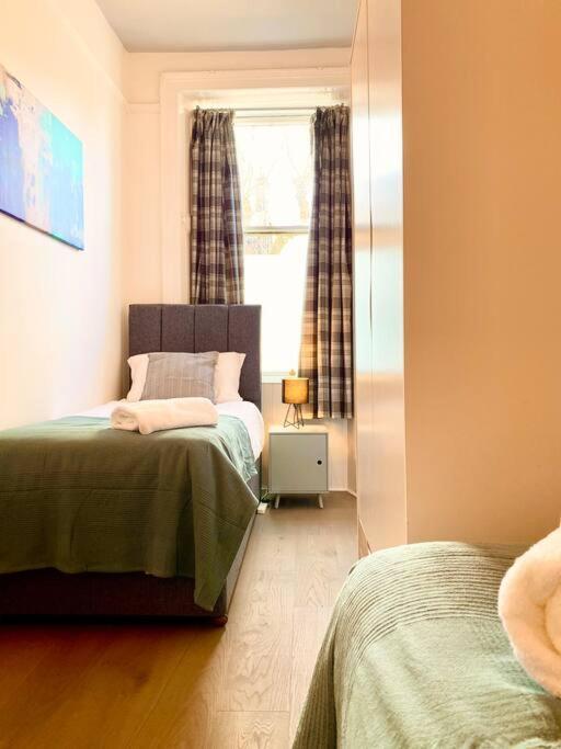 פאיסליי Anchored Homely Apartment In Historic Centre מראה חיצוני תמונה