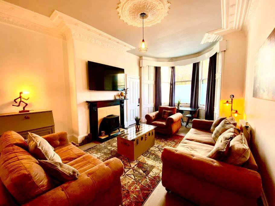 פאיסליי Anchored Homely Apartment In Historic Centre מראה חיצוני תמונה