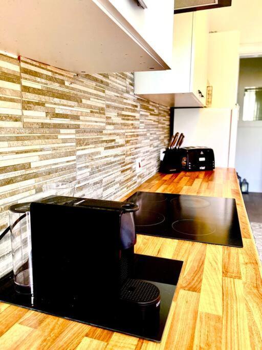 פאיסליי Anchored Homely Apartment In Historic Centre מראה חיצוני תמונה