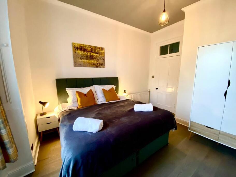 פאיסליי Anchored Homely Apartment In Historic Centre מראה חיצוני תמונה