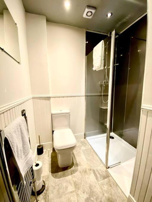 פאיסליי Anchored Homely Apartment In Historic Centre מראה חיצוני תמונה